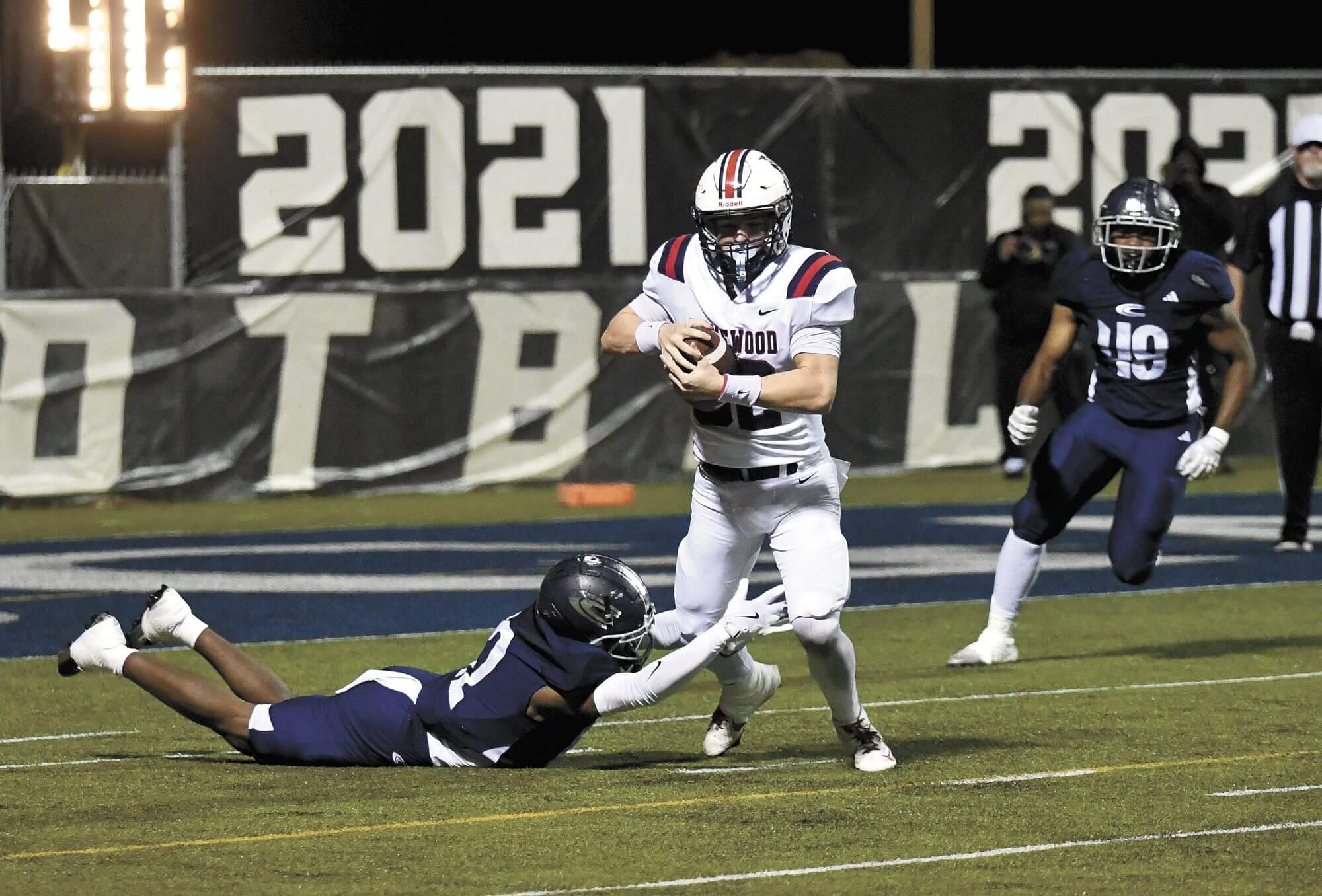 Homewood's Season Ends After Loss To Clay-Chalkville, 35-17